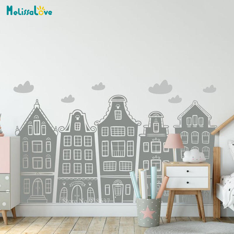 Scandinavian Houses & Clouds D - Baby Nursery Wallpaper reseña y precio