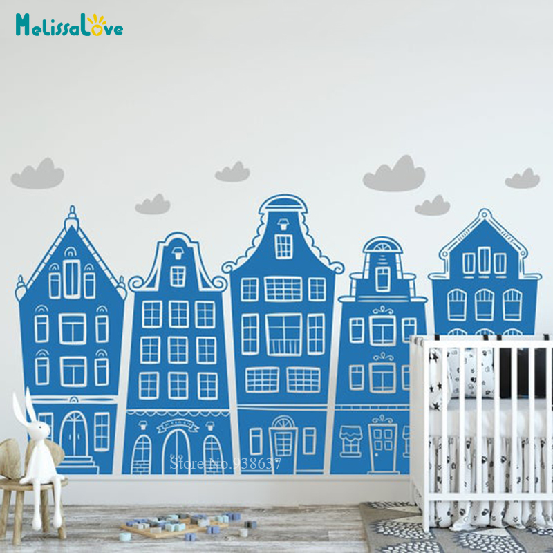 Scandinavian Houses & Clouds D - Baby Nursery Wallpaper reseña y precio