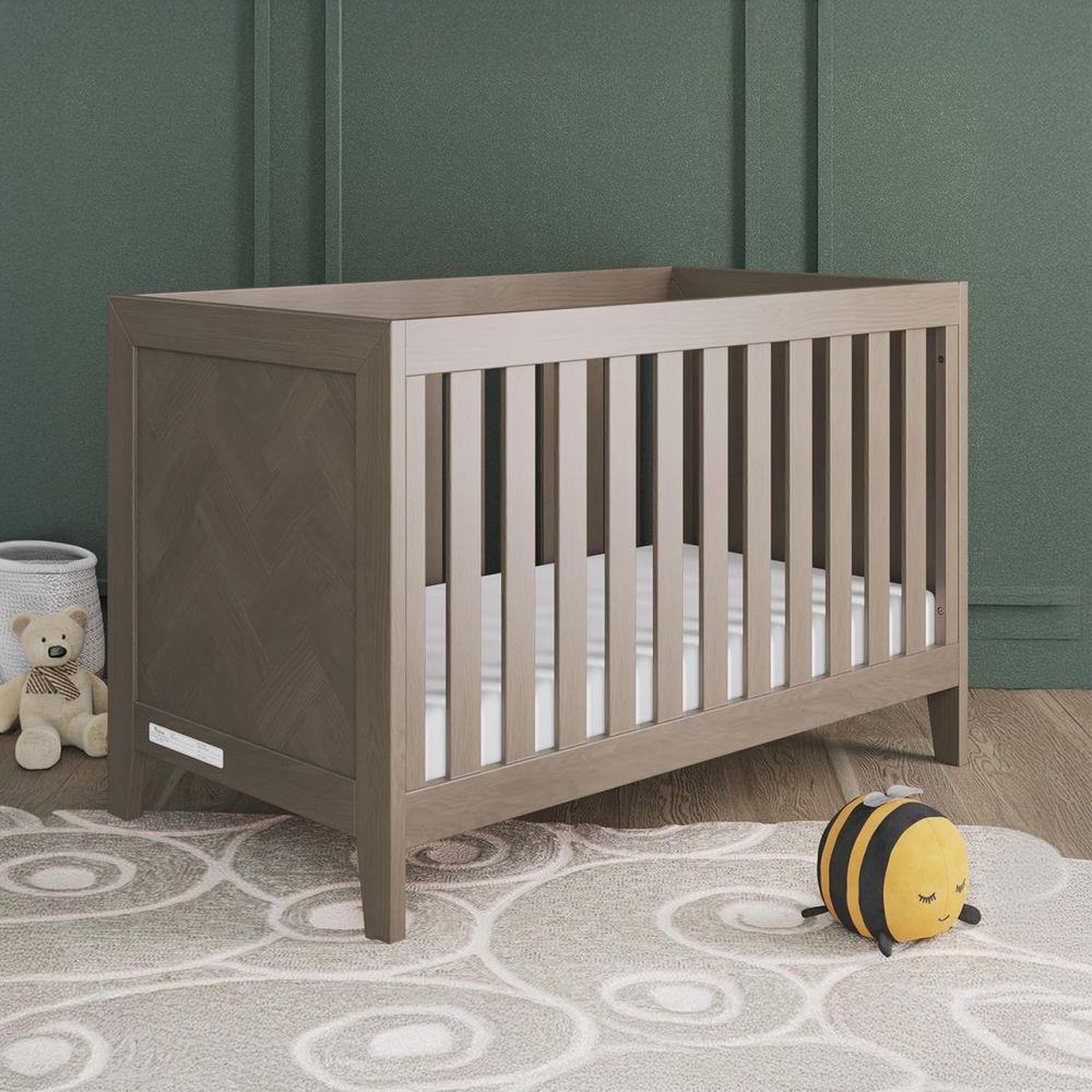 2-Piece Nursery Set: 3-in-1 Co - Convertible Crib Set reseña y precio